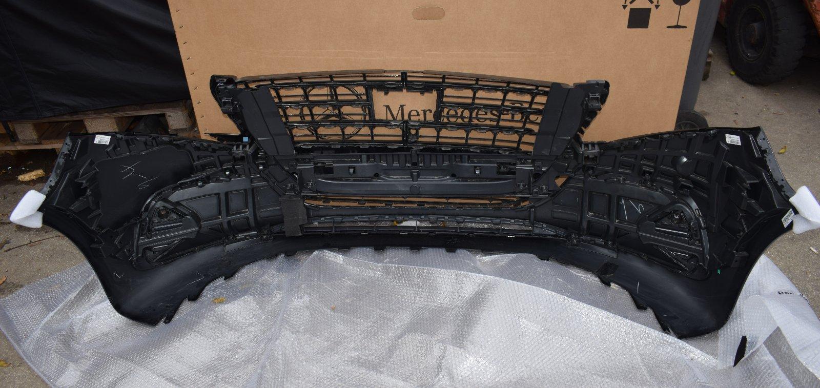 Original Mercedes V-Class W447 Exclusive Front Bumper - Image 6