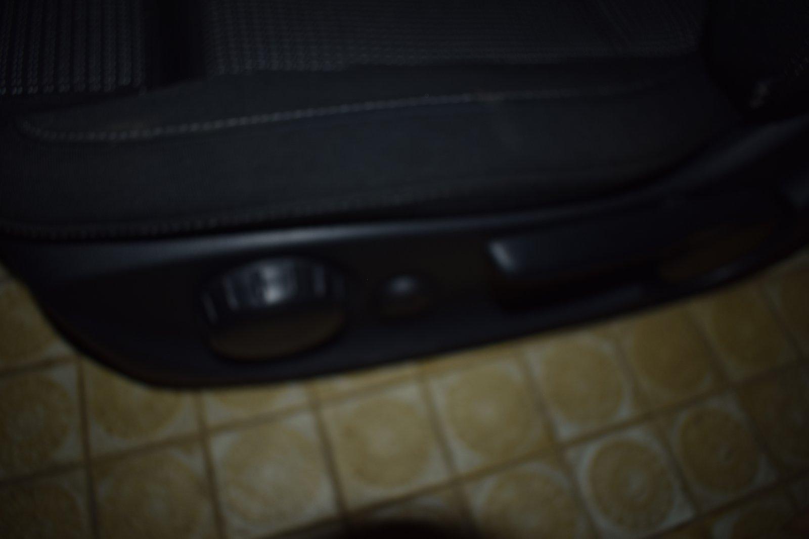 Mercedes W447 V-Class Fabric Seats – Driver + Passenger - Image 7