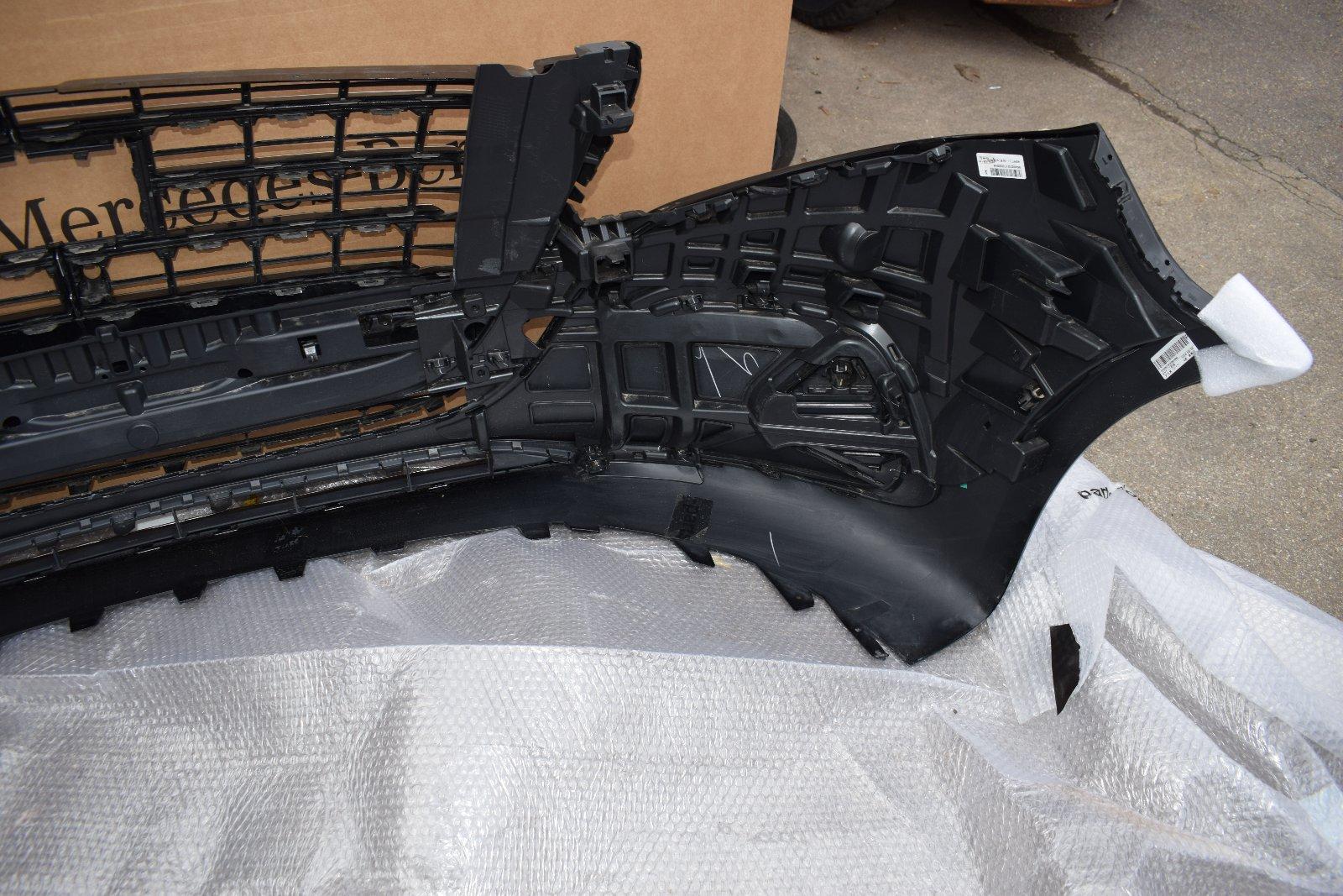 Original Mercedes V-Class W447 Exclusive Front Bumper - Image 2