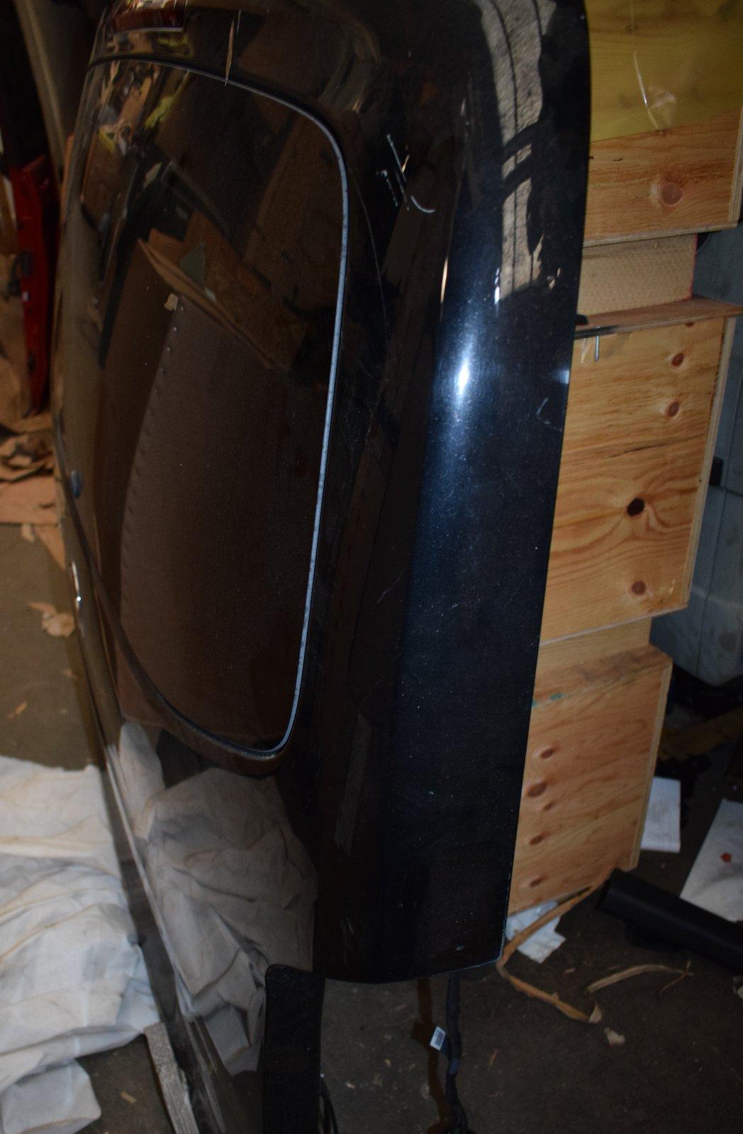 Mercedes W447 Tailgate - Image 3