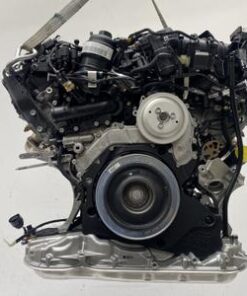 Alternative view of Audi A8 DDV engine