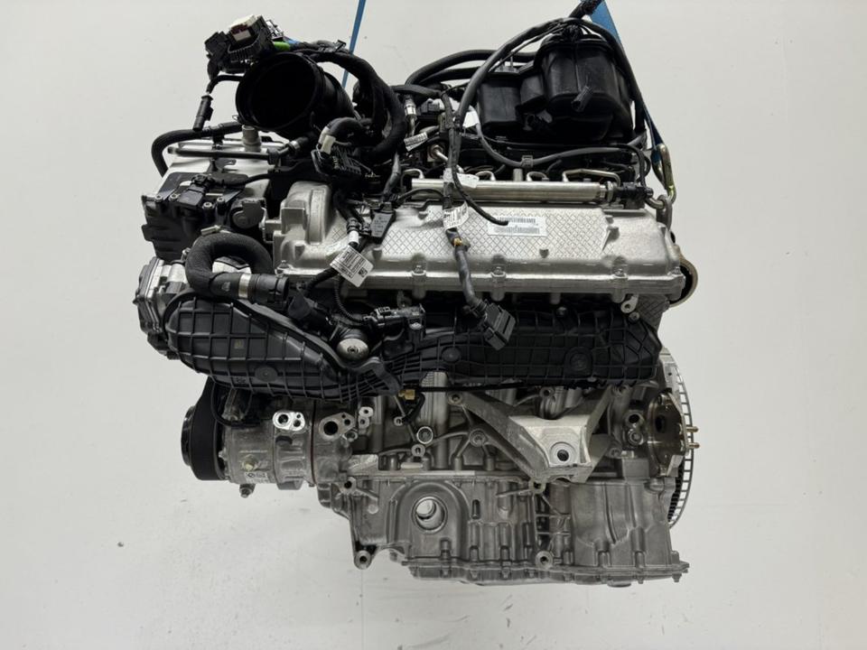 Complete BMW M8 Engine S63B44B • G15 2022 • 4.4L Twin-Turbo V8 - Image 2