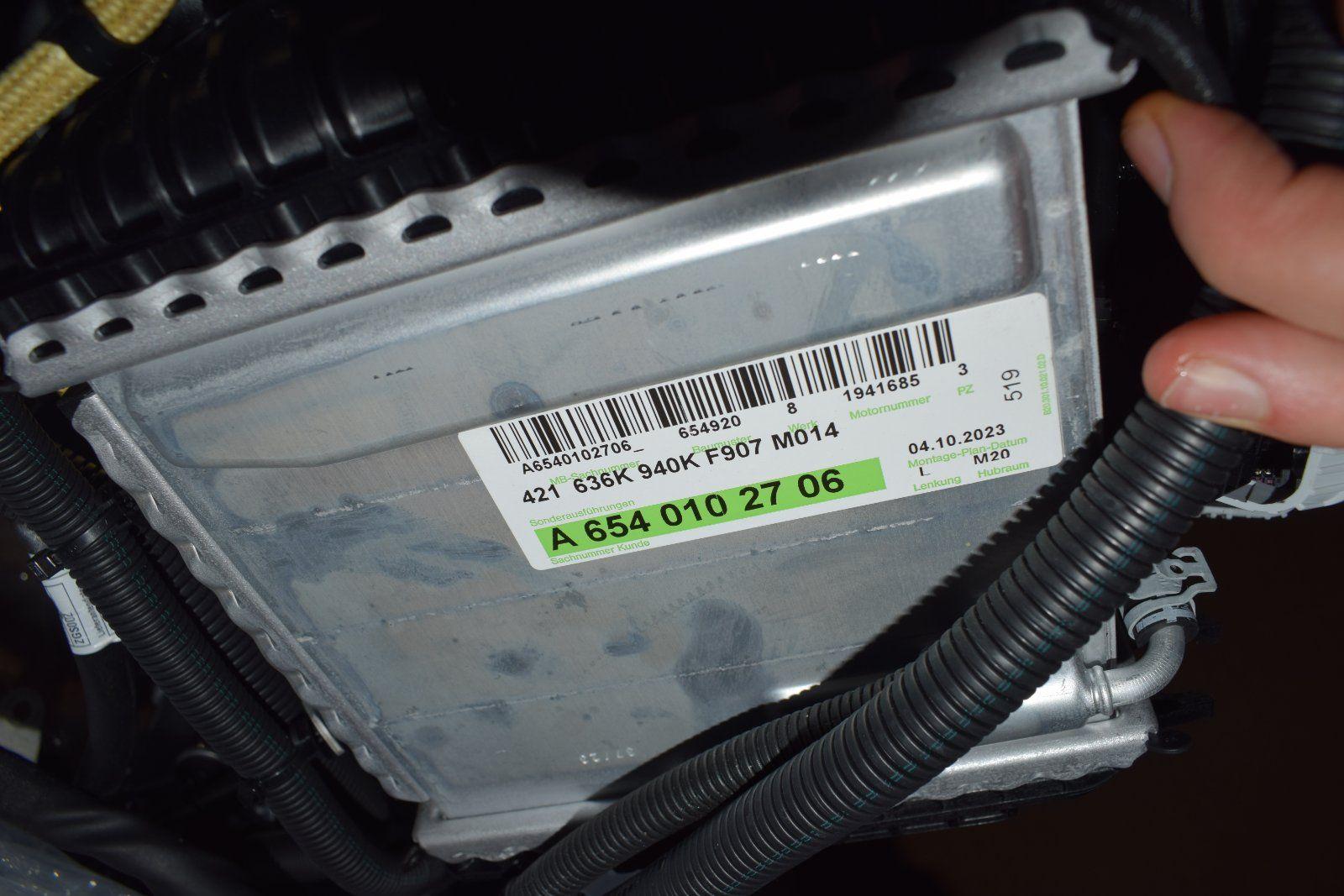 Mercedes Sprinter W907 Engine - Image 7