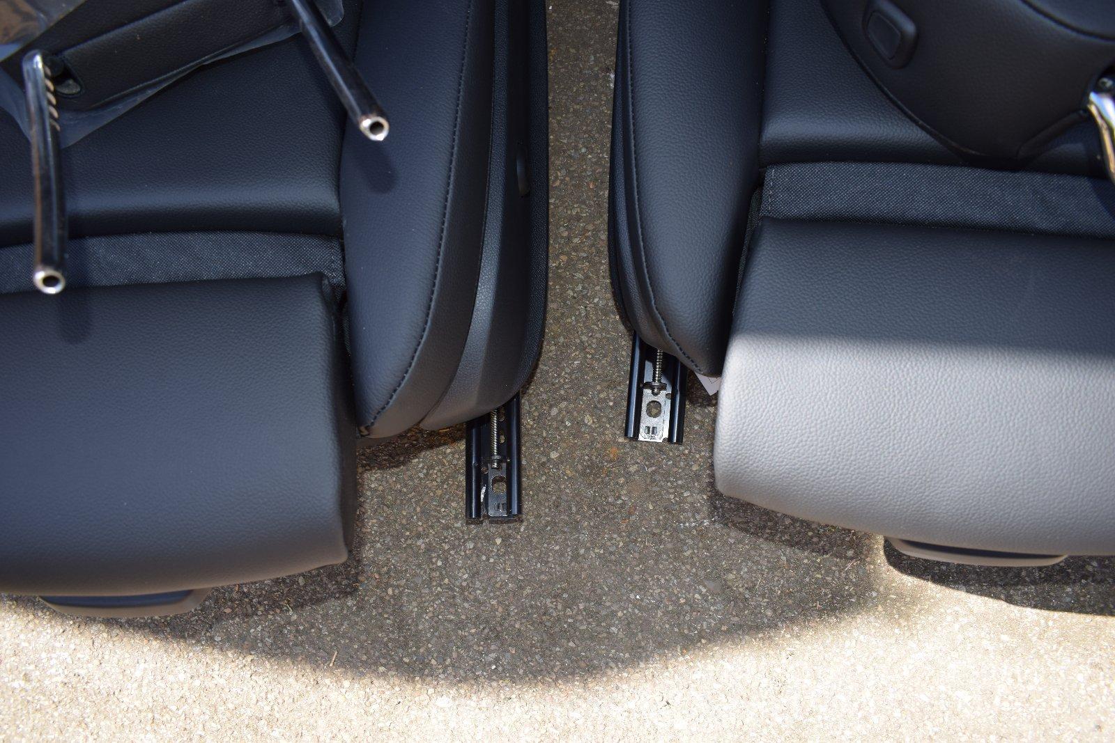 Original Mercedes Faux Leather Driver & Passenger Seats - Image 4