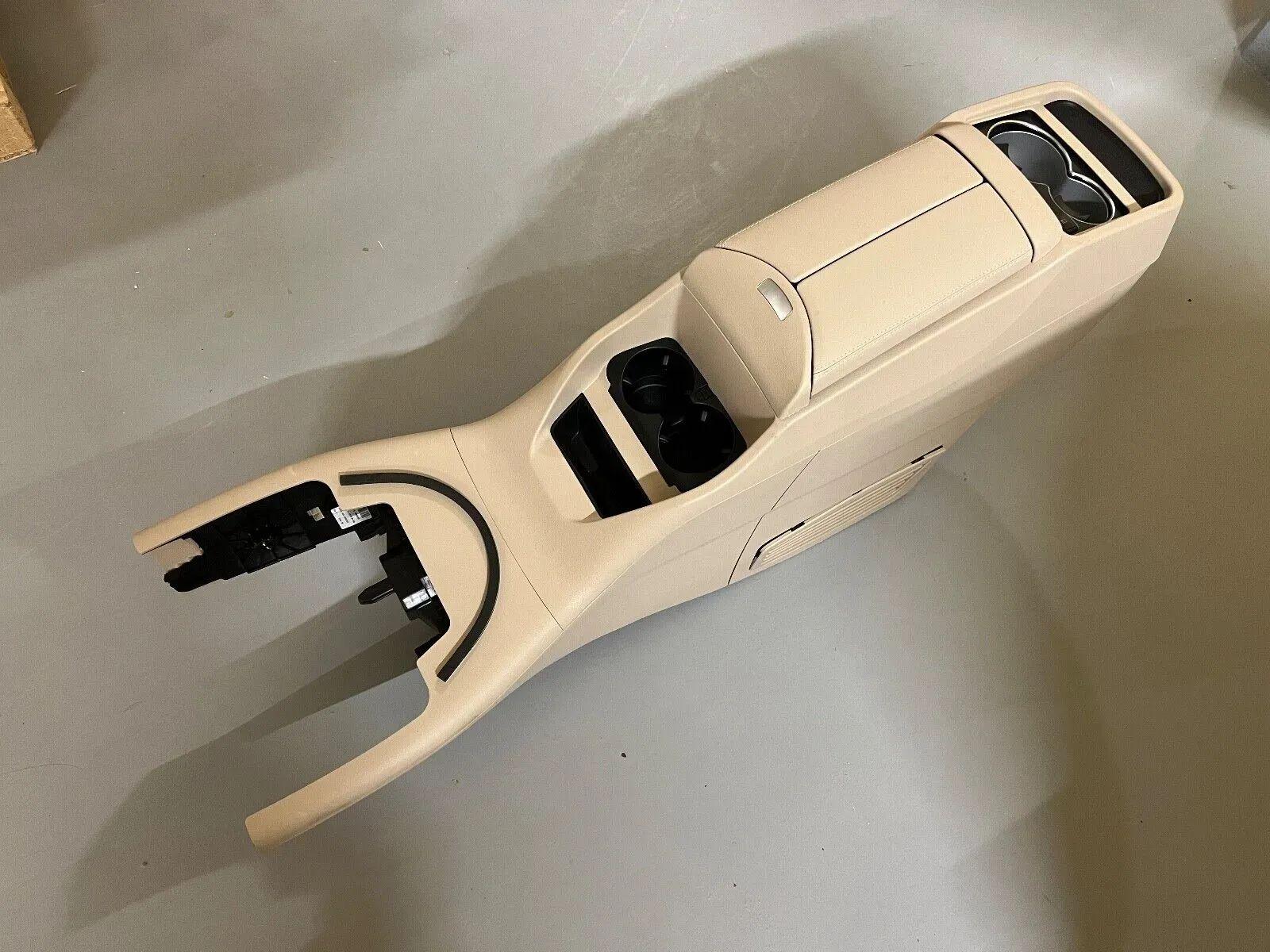 Mercedes-Benz V-Class Center Console Refrigerator