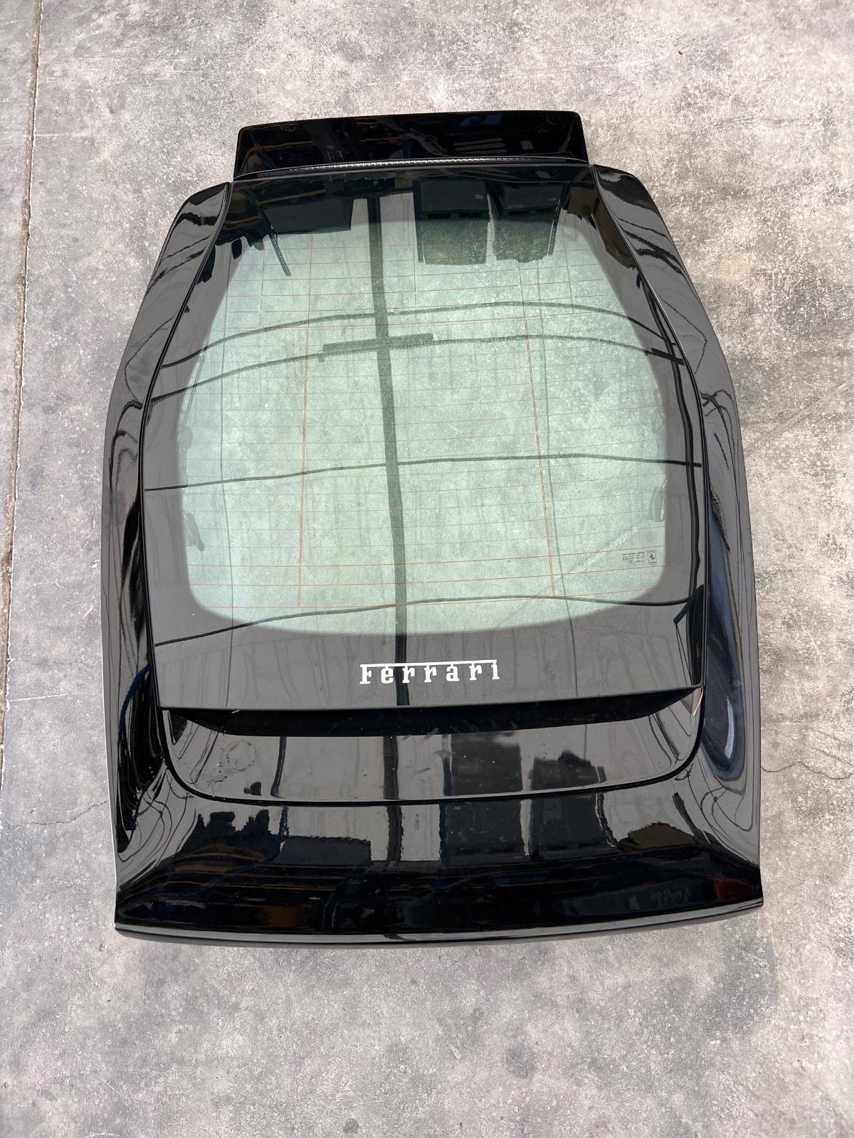 Ferrari 812 Superfast Tailgate - Image 2