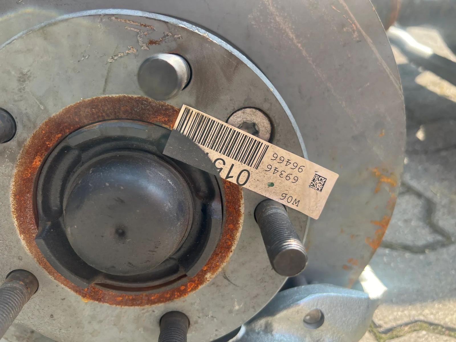 Mercedes-Benz G-Class W463 Front Axle - Image 12