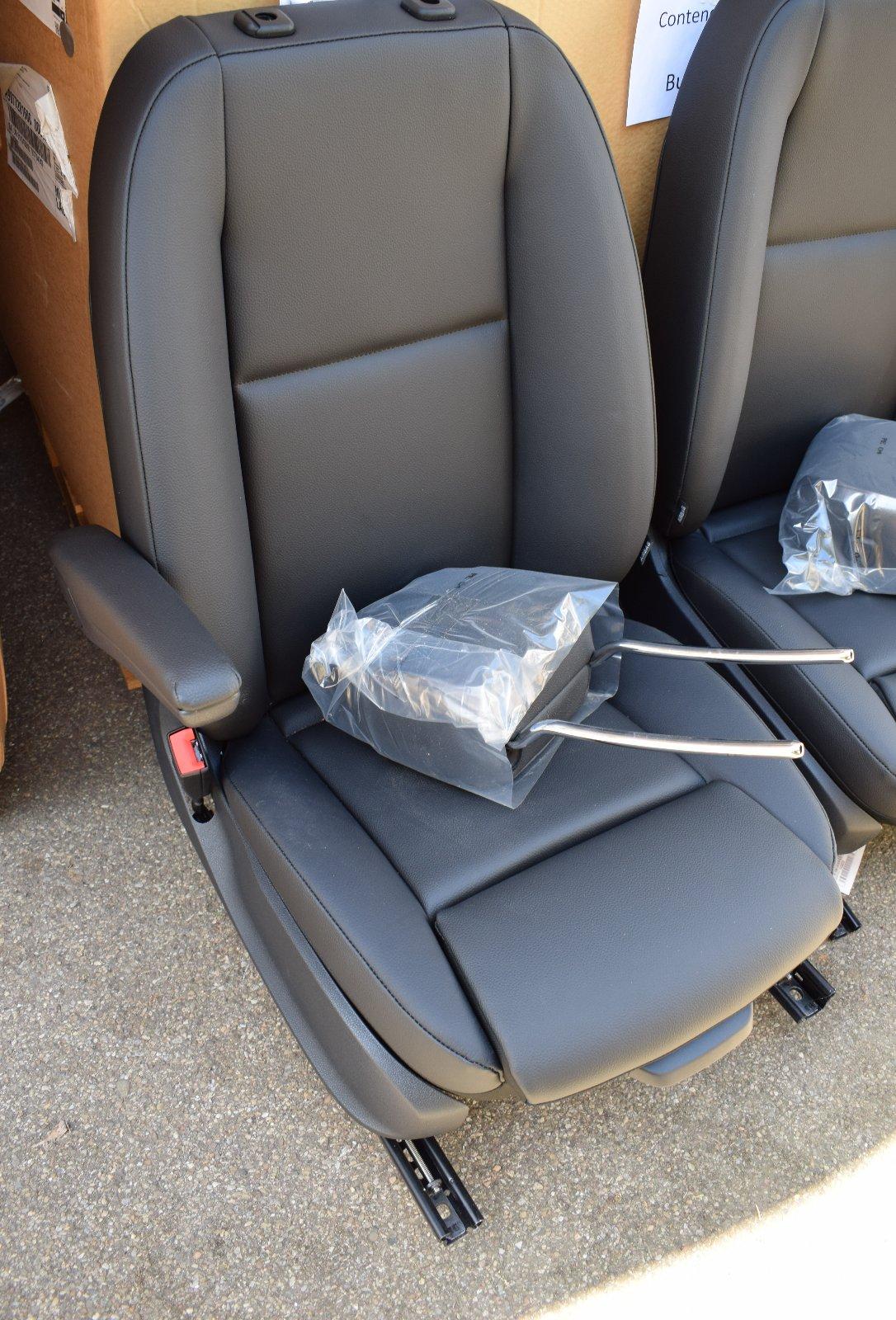 Original Mercedes Faux Leather Driver & Passenger Seats - Image 5