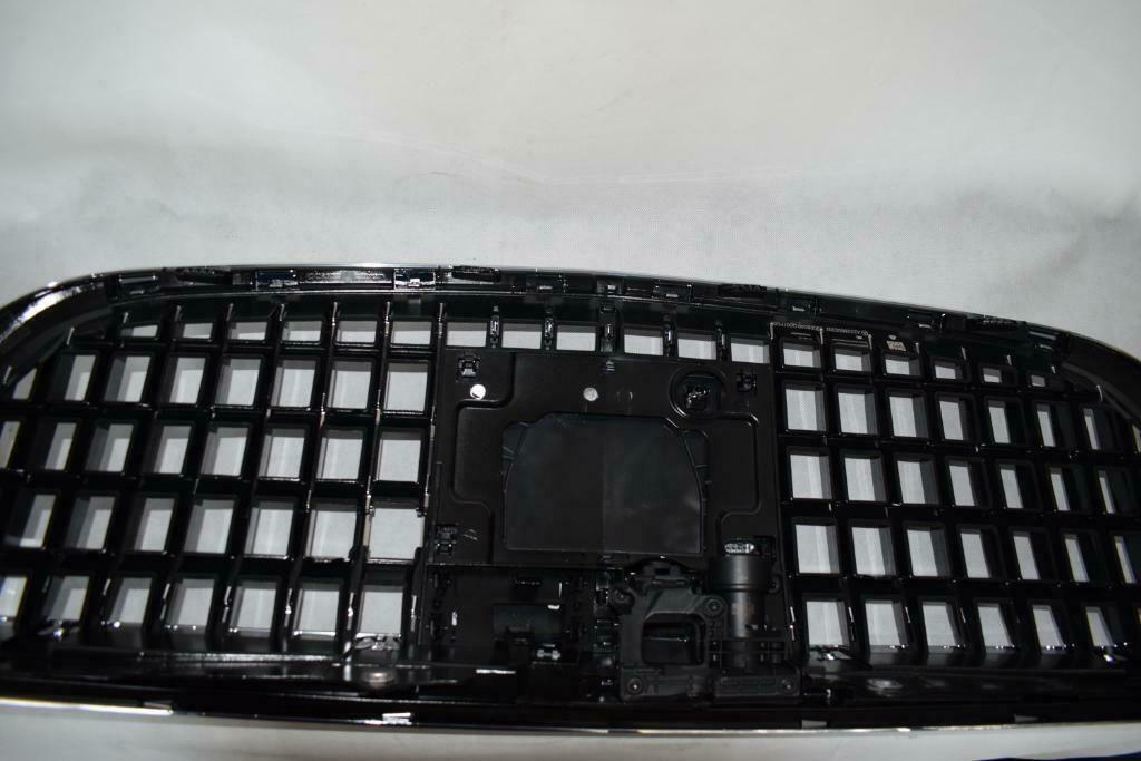 Mercedes Maybach Grille - Image 4