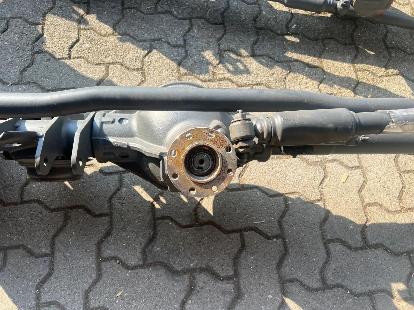 Mercedes-Benz G-Class W463 Front Axle - Image 6
