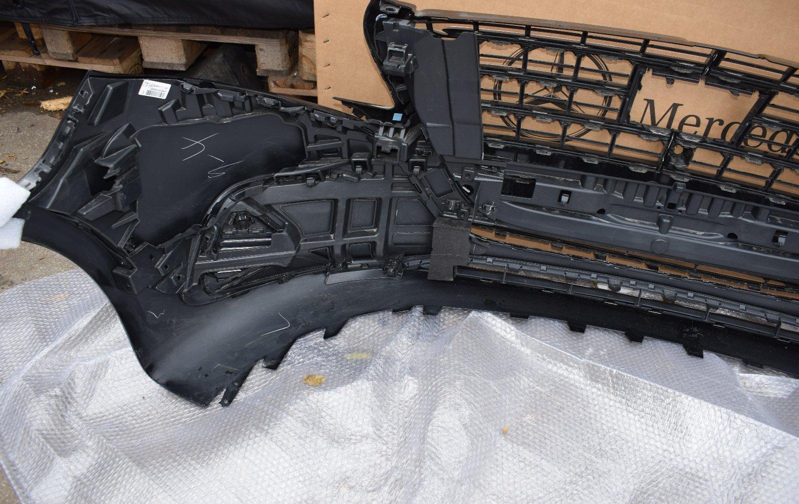 Original Mercedes V-Class W447 Exclusive Front Bumper - Image 5